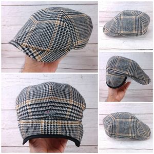 Classic Houndstooth Flat Cap